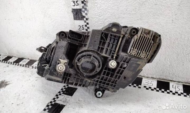 Фара правая Mercedes-Benz C-Class