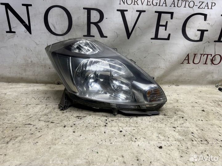 Фара правая Daihatsu Sirion