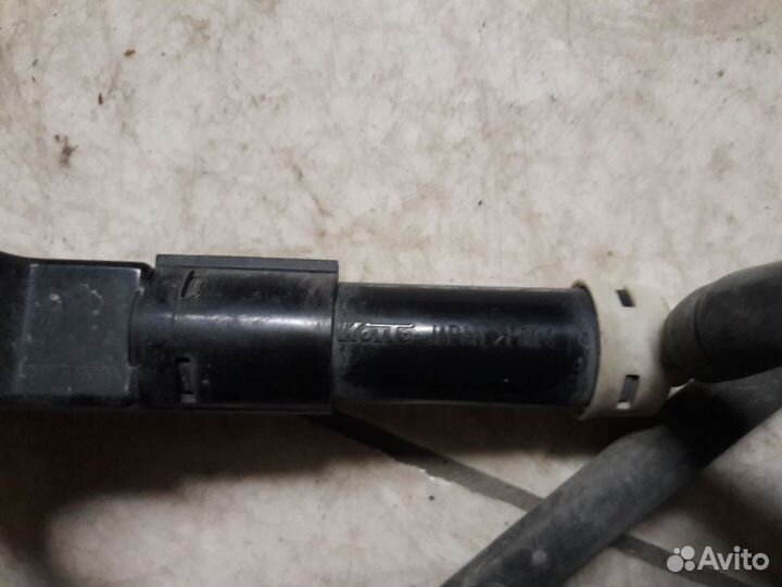 Форсунка омывателя фар Toyota rav 4