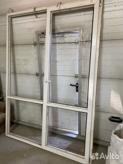 Двери с окнами пластиковые