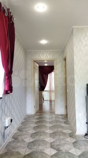2-к. квартира, 40 м², 3/3 эт.