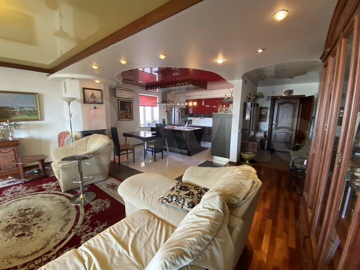 3-к. квартира, 110 м², 5/5 эт.