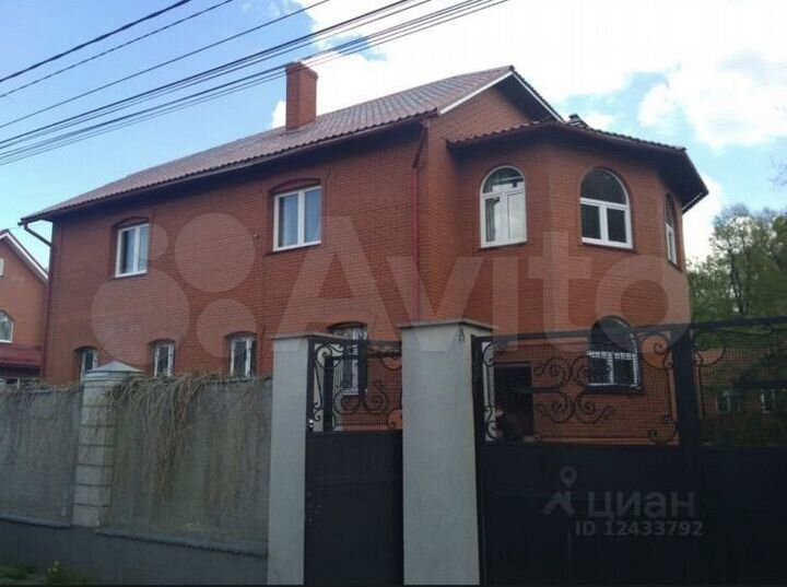 Дом 255 м² на участке 12 сот.