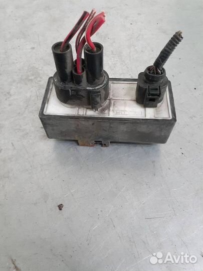 Реле электровентилятора Volkswagen Bora 2005