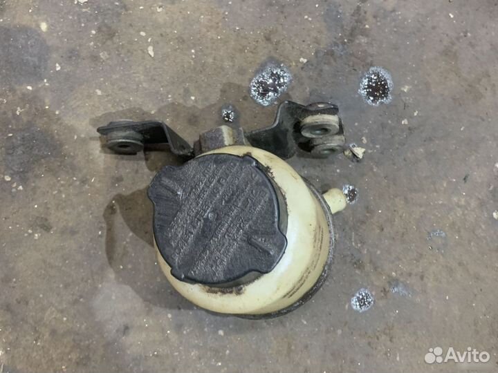 Бачок гидроусилителя Nissan Murano Z50