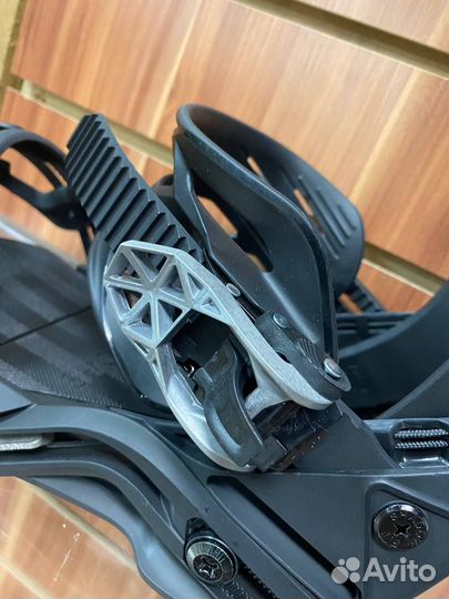 Крепления для сноуборда Salomon District