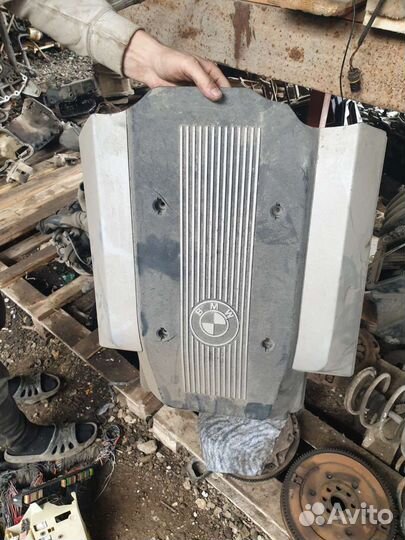 Крышка двигателя е38 7 серия