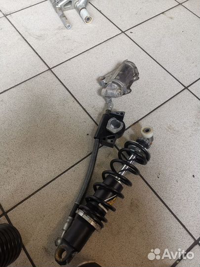 Передний амортизатор задней подвески Yamaha nytro