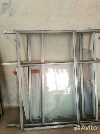 Рамы алюминиевые, частично остеклены