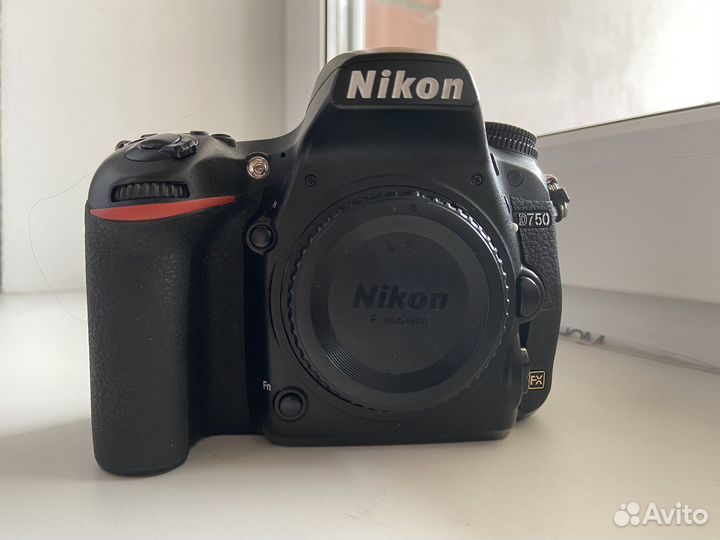 Зеркальный фотоаппарат Nikon D750