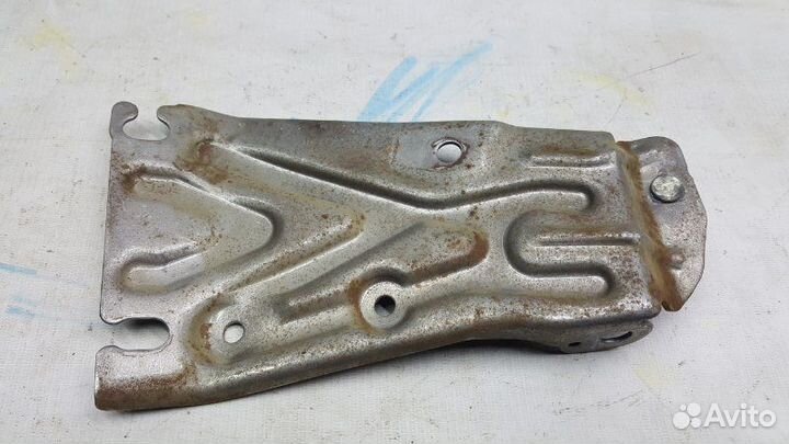 Кронштейн корпуса отопителя левый Ford Mondeo 4