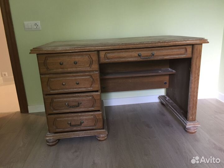 Письменный стол из массива дерева бу