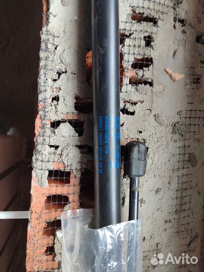 Газолифт багажника Skoda karoq