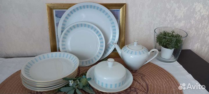 Чайно- кофейный сервиз Рига Шиповник Болгария СССР