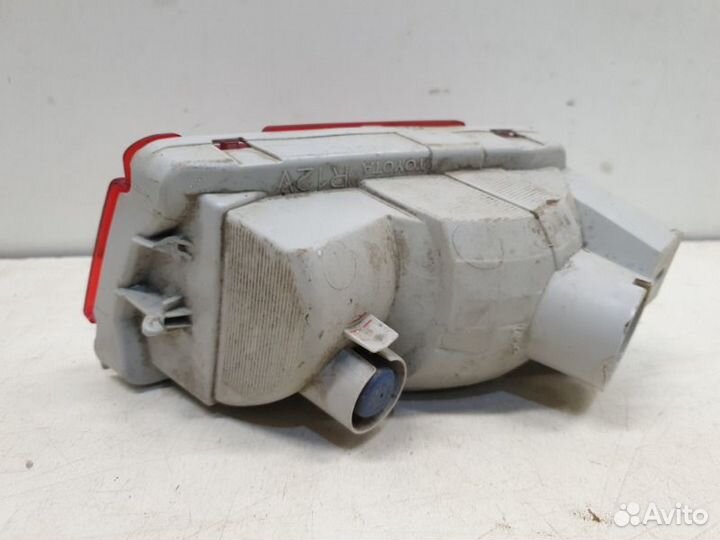 Фонарь противотуманный задний правый Toyota Land