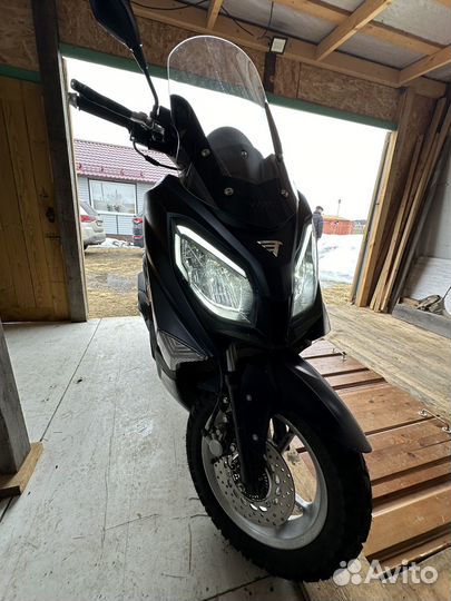 Продам макси скутер Венто макс 200 (новый)