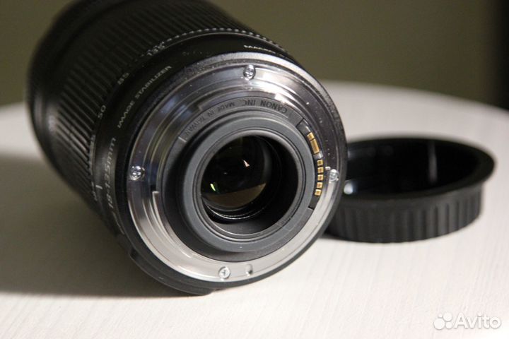 Объектив Canon EF-S 18-135
