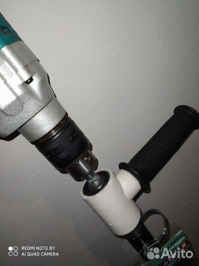 Ледобур с шуруповертом для рыбалки силовым