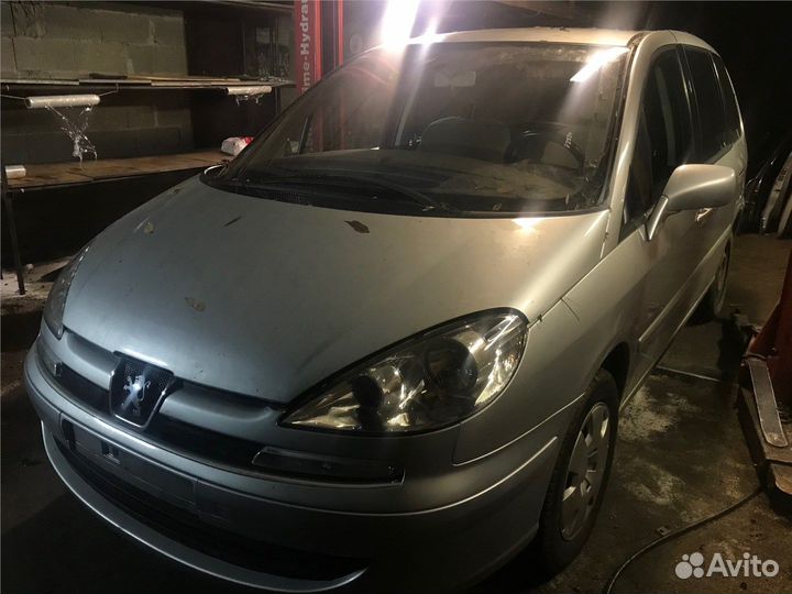 Разбор на запчасти Peugeot 807