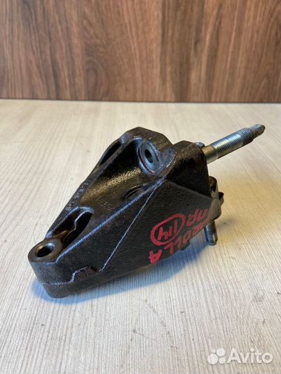 Кронштейн двигателя правый Toyota Corolla 180