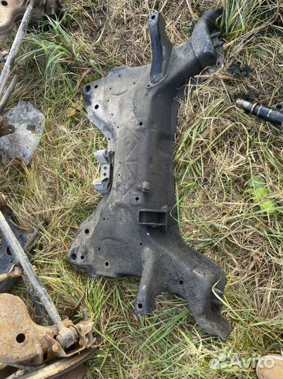 Подрамник передний Пежо 408