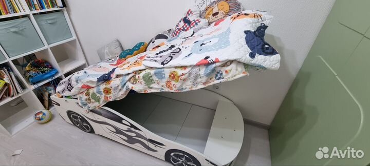 Детская кровать машинка