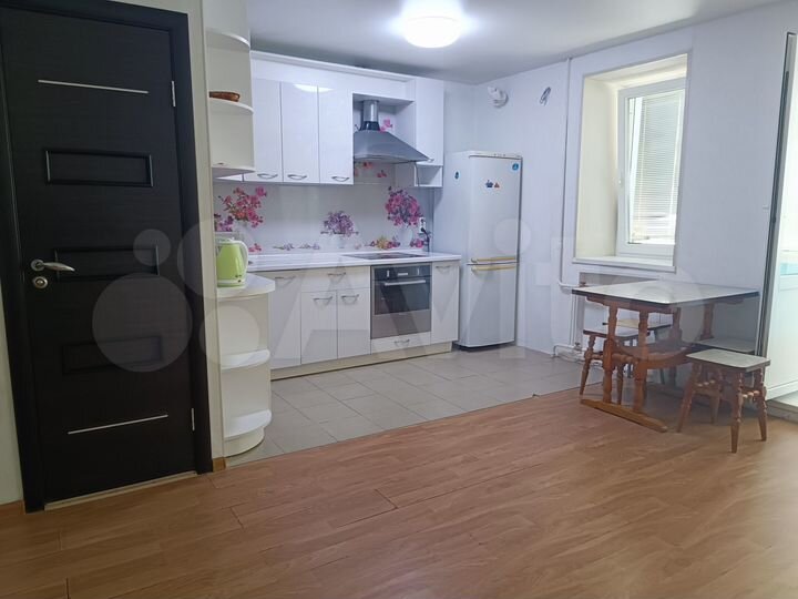 2-к. квартира, 56 м², 1/5 эт.