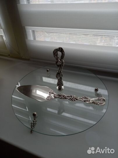 Тортовница с лопаткой - фруктовница