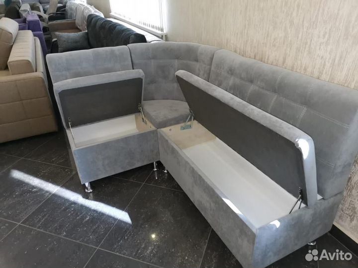 Кухонный уголок с ящиком