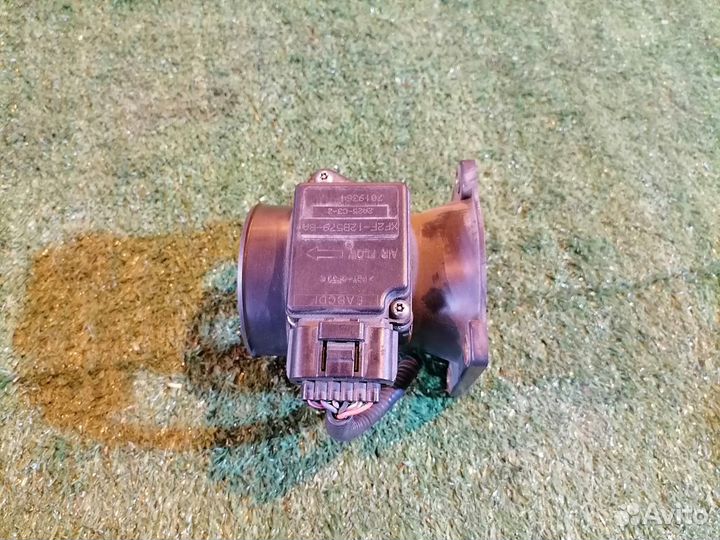 Датчик расхода воздуха YF0913215 Mazda Tribute epe