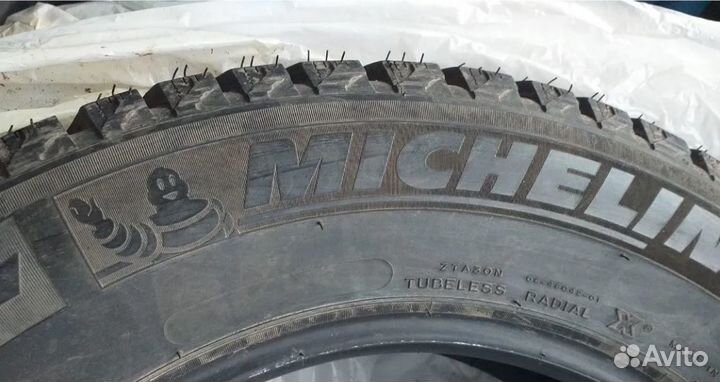 Michelin X-Ice North XIN2 215/65 R16