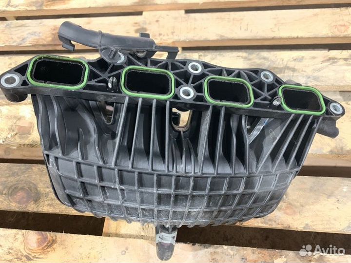 Коллектор впускной Volkswagen Jetta 5 1.4 CAV