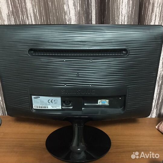 Монитор Samsung SyncMaster B2030