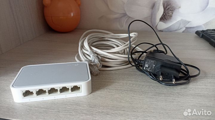 Свитч (Коммутатор) + 2 патч корда 5м