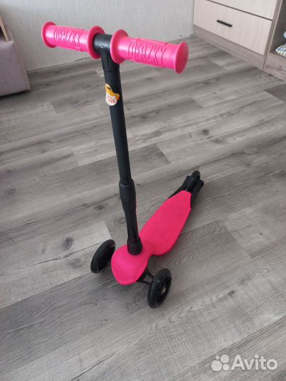 Самокат детский трехколесный