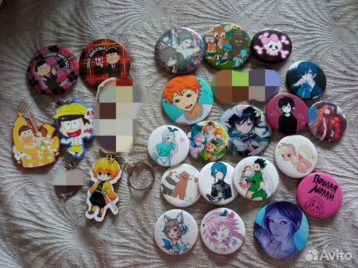 Аниме значки и брелки