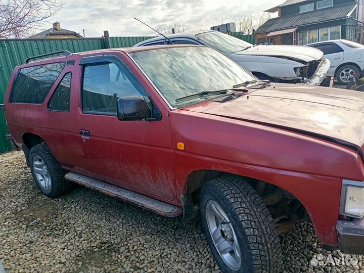 Nissan Terrano 1991 1 поколение Z24i