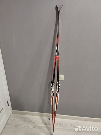 Лыжи и лыжные ботинки