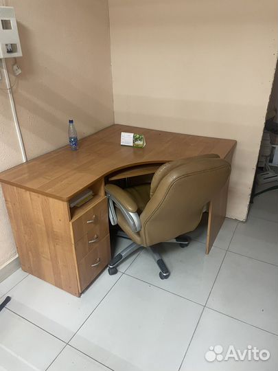 Стол офисный