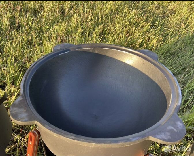 Kазан чугyнный 10л