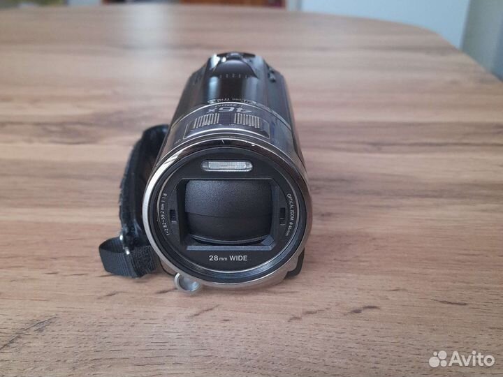 Видеокамера Panasonic HC-V700