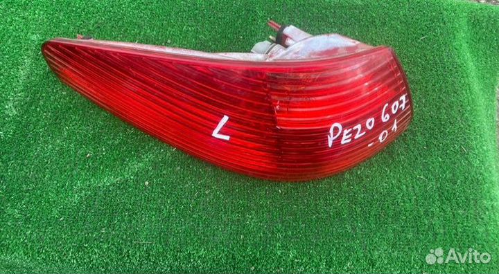 Фонарь задний левый Peugeot 607 2001