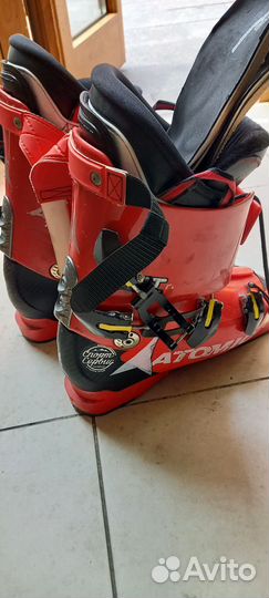 Горнолыжные ботинки Atomic