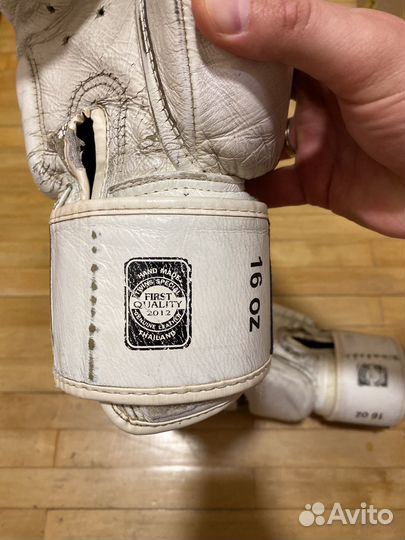 Боксерские перчатки 16 oz