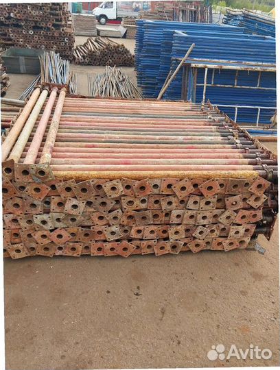 Б/у телескопические стойки для строительных проектов