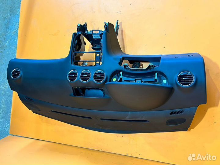 Панель торпедо на Peugeot 308