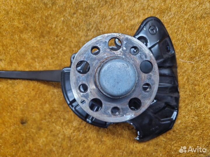 Ступица передняя левая Mercedes-Benz S-Class W220