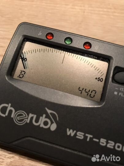 Тюнер для настройки гитары