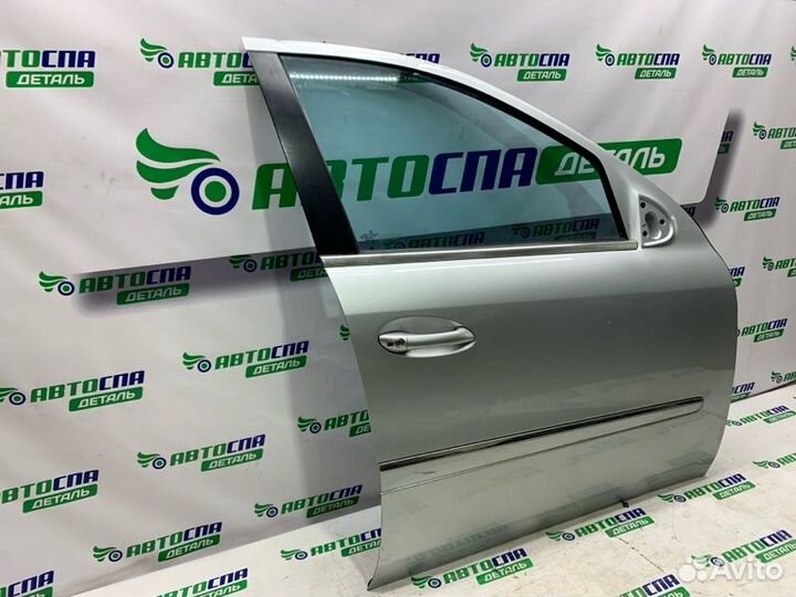 Дверь в сборе передняя правая Mercedes Benz