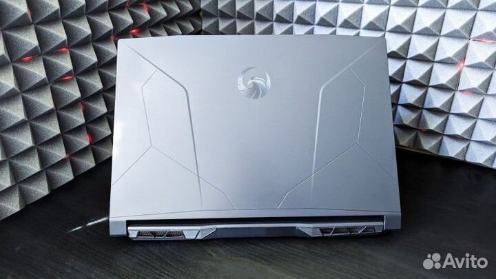 Msi bravo 15 (Ryzen 9 7940hs RTX 4060)